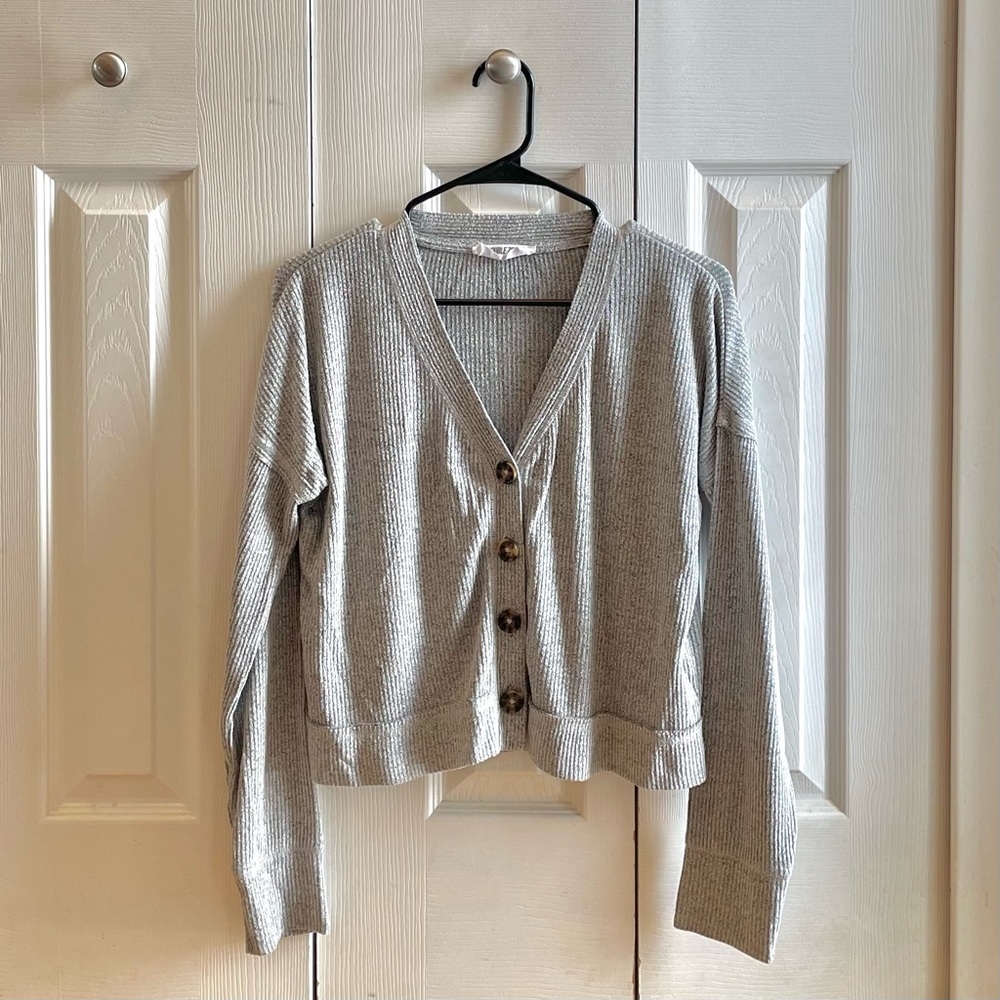Double Zero: Gray Button-Up Cropped Cardigan Sweater